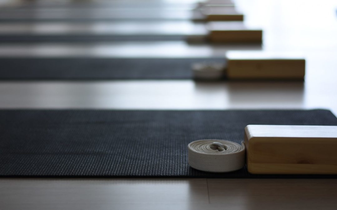 Why Online Yoga Classes Can’t Beat the Yoga Studio Experience